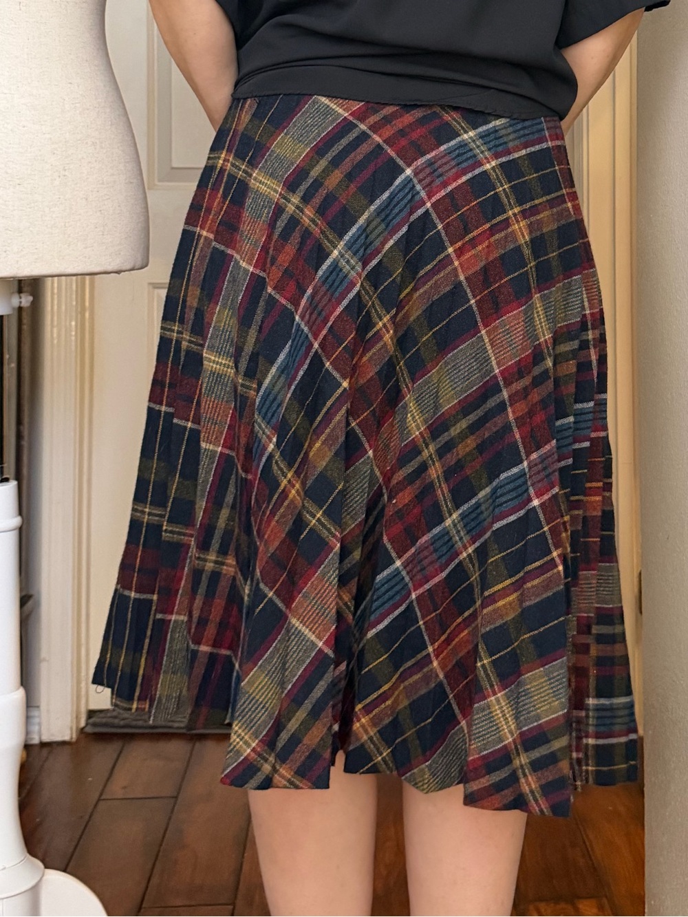 Vintage Plaid Pleated Midi Skirt in Multi-Color